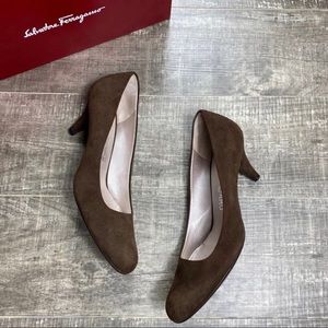 Salvatore Ferragamo Brown Suede Women Pump W Box NEPAL55 SIZE 8 AA